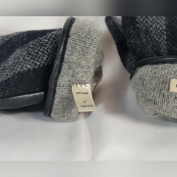 SOLD Burberry Charcoal and Black Leather Check Gloves Size M/L - Picture 5 of 9